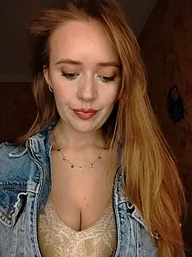 PrettieKate online show from April 10, 5:17 pm