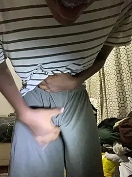 Snapshot of lucky_dicks143 chatting on November 1, 12:23 am lucky dicks143 online show from November 1, 12:23 am