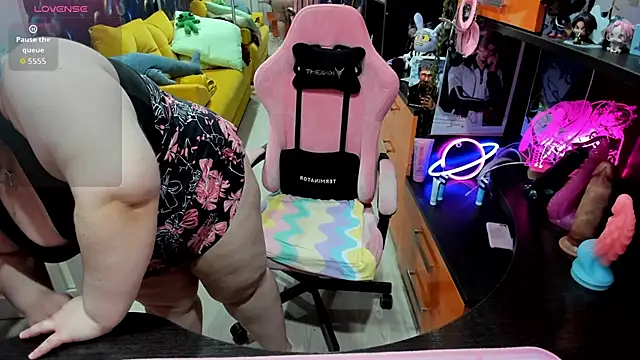 Softie Sofy online show from May 5, 2:41 am