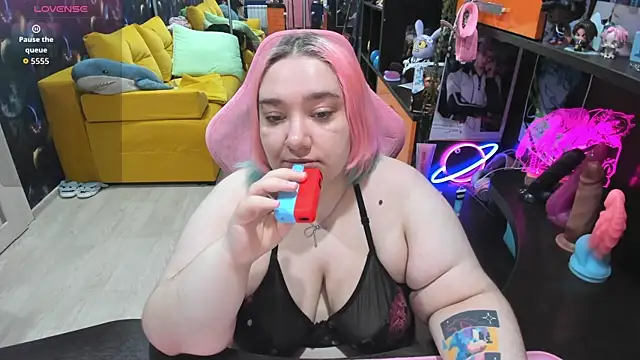 Softie Sofy online show from May 13, 3:48 am