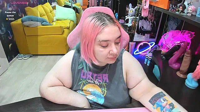 Softie Sofy online show from May 14, 3:13 am