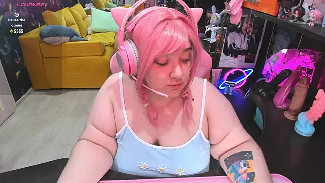 Softie Sofy online show from May 18, 3:24 am