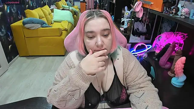 Softie Sofy online show from May 22, 2:40 am