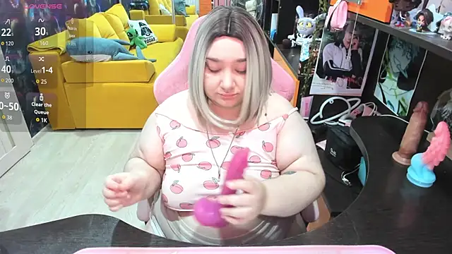 Softie Sofy online show from June 28, 2:39 am