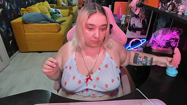 Softie Sofy online show from July 25, 2:09 am