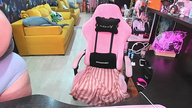 Softie Sofy online show from August 1, 2:33 am