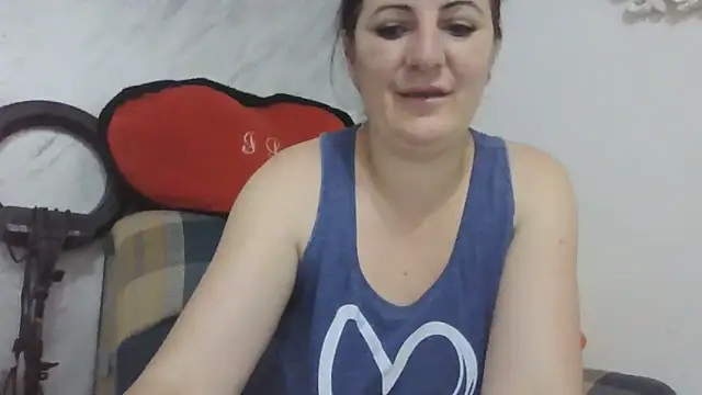 Snapshot of Naughtyredd chatting on June 7, 5:27 pm Naughtyredd online show from June 7, 5:27 pm