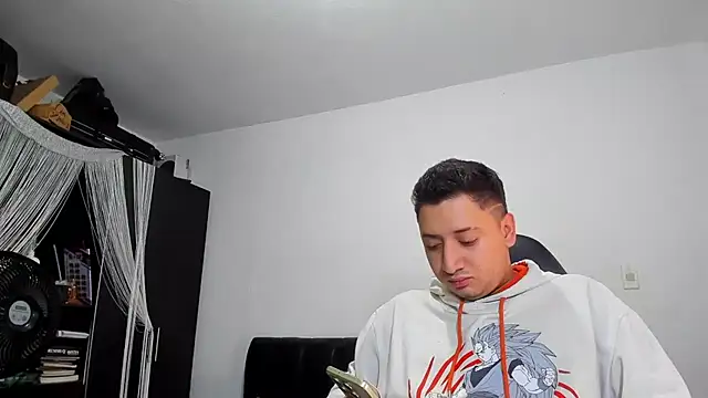 Snapshot of ares_sexxx chatting on July 12, 8:44 pm ares sexxx online show from July 12, 8:44 pm