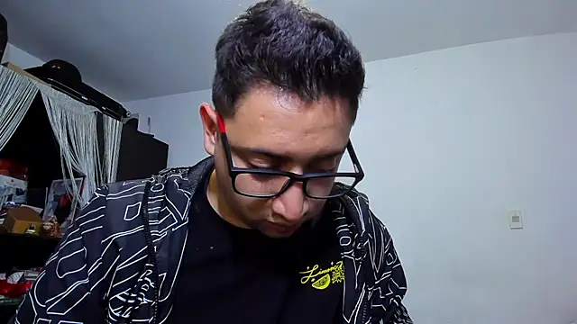 Snapshot of ares_sexxx chatting on August 1, 4:12 am ares sexxx online show from August 1, 4:12 am