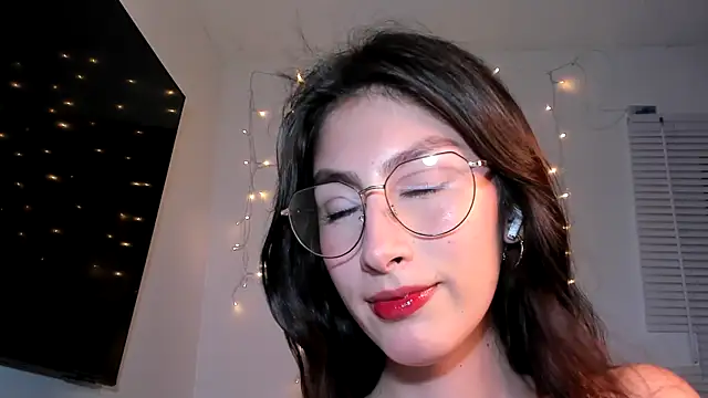 Snapshot of valeria_gonzales_ chatting on January 8, 3:29 am valeria gonzales online show from January 8, 3:29 am