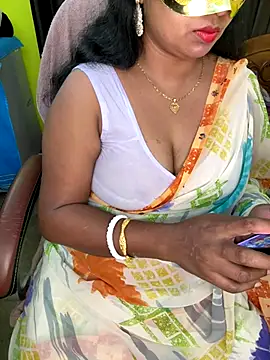 Snapshot of Anushka_21 chatting on November 2, 6:21 pm Anushka 21 online show from November 2, 6:21 pm