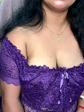 Snapshot of Anushka_21 chatting on November 4, 8:08 pm Anushka 21 online show from November 4, 8:08 pm