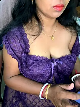 Snapshot of Anushka_21 chatting on November 11, 6:13 am Anushka 21 online show from November 11, 6:13 am