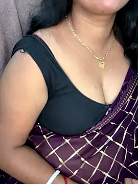 Snapshot of Anushka_21 chatting on November 20, 7:13 pm Anushka 21 online show from November 20, 7:13 pm