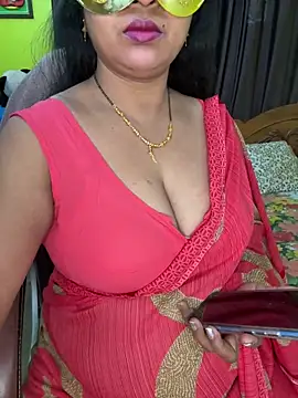 Snapshot of Anushka_21 chatting on December 14, 1:44 am Anushka 21 online show from December 14, 1:44 am