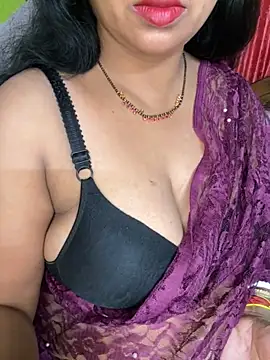 Snapshot of Anushka_21 chatting on June 21, 1:30 am Anushka 21 online show from June 21, 1:30 am