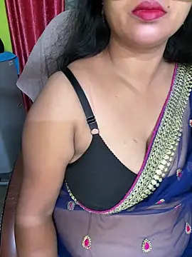 Snapshot of Anushka_21 chatting on June 23, 1:47 am Anushka 21 online show from June 23, 1:47 am