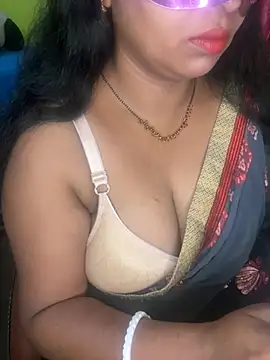 Snapshot of Anushka_21 chatting on August 2, 3:38 am Anushka 21 online show from August 2, 3:38 am
