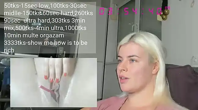 Snapshot of queenofthenighttt chatting on December 5, 2:55 pm queenofthenighttt online show from December 5, 2:55 pm