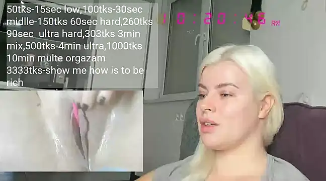 Snapshot of queenofthenighttt chatting on December 22, 9:22 am queenofthenighttt online show from December 22, 9:22 am