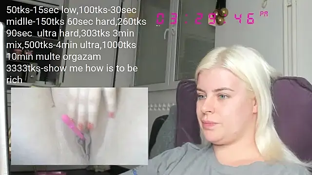 Snapshot of queenofthenighttt chatting on January 28, 2:31 pm queenofthenighttt online show from January 28, 2:31 pm