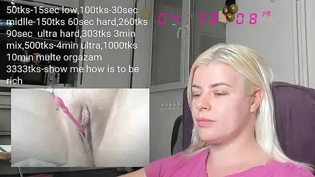 Snapshot of queenofthenighttt chatting on February 1, 3:39 pm queenofthenighttt online show from February 1, 3:39 pm