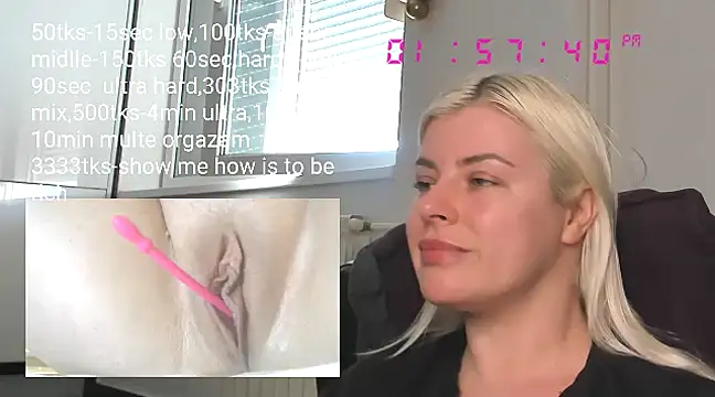 Snapshot of queenofthenighttt chatting on February 11, 12:58 pm queenofthenighttt online show from February 11, 12:58 pm