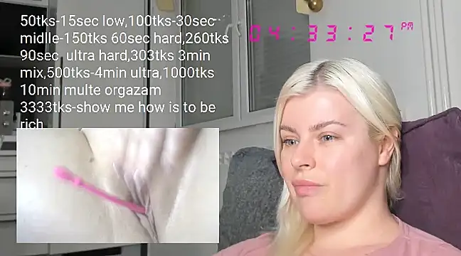 Snapshot of queenofthenighttt chatting on February 13, 3:35 pm queenofthenighttt online show from February 13, 3:35 pm