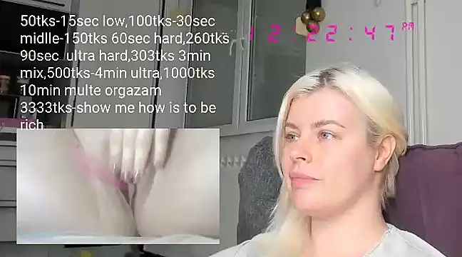 Snapshot of queenofthenighttt chatting on February 22, 11:24 am queenofthenighttt online show from February 22, 11:24 am