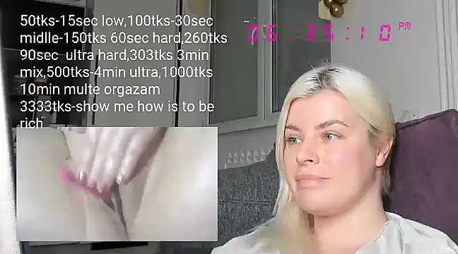 Snapshot of queenofthenighttt chatting on February 22, 5:35 pm queenofthenighttt online show from February 22, 5:35 pm