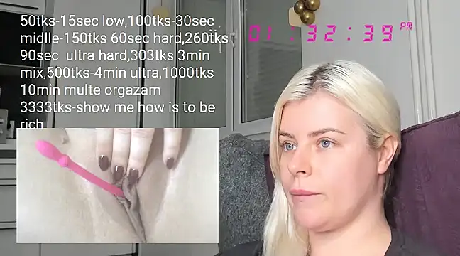 Snapshot of queenofthenighttt chatting on February 25, 12:34 pm queenofthenighttt online show from February 25, 12:34 pm