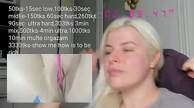 Snapshot of queenofthenighttt chatting on March 10, 1:10 pm queenofthenighttt online show from March 10, 1:10 pm