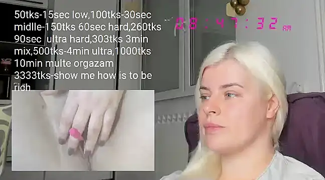 Snapshot of queenofthenighttt chatting on March 11, 7:48 am queenofthenighttt online show from March 11, 7:48 am