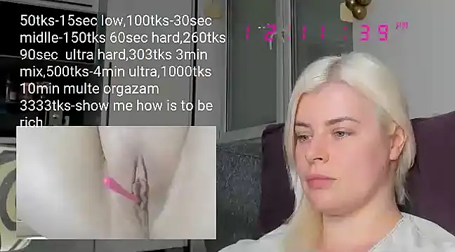 Snapshot of queenofthenighttt chatting on March 11, 11:12 am queenofthenighttt online show from March 11, 11:12 am