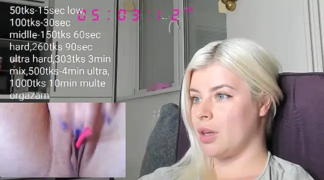 Snapshot of queenofthenighttt chatting on March 22, 4:04 pm queenofthenighttt online show from March 22, 4:04 pm