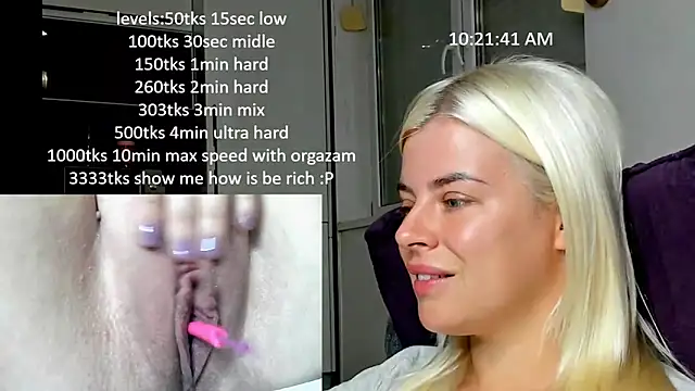 Snapshot of queenofthenighttt chatting on October 3, 8:22 am queenofthenighttt online show from October 3, 8:22 am