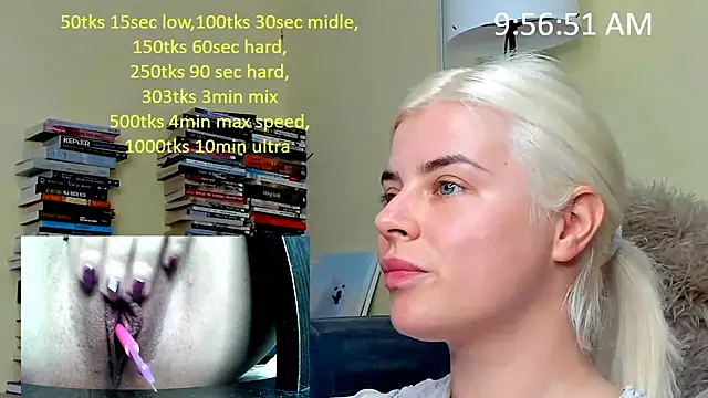 queenofthenighttt online show from November 22, 8:57 am