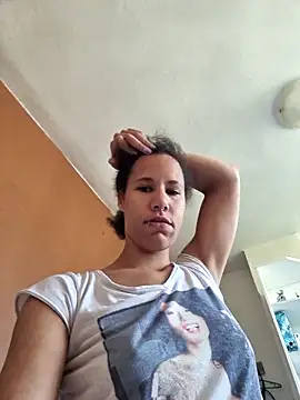 Snapshot of AaliyahHarris chatting on May 6, 5:57 am AaliyahHarris online show from May 6, 5:57 am