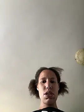 Snapshot of AaliyahHarris chatting on June 9, 1:34 pm AaliyahHarris online show from June 9, 1:34 pm
