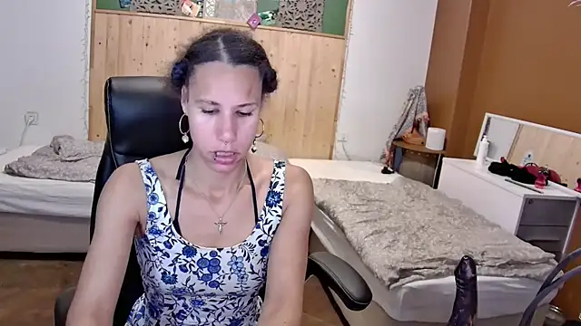Snapshot of AaliyahHarris chatting on June 11, 8:07 pm AaliyahHarris online show from June 11, 8:07 pm