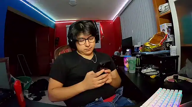 Snapshot of Nathanroberts111 chatting on February 1, 9:00 am Nathanroberts111 online show from February 1, 9:00 am