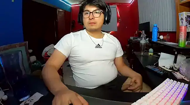 Snapshot of Nathanroberts111 chatting on March 9, 3:01 am Nathanroberts111 online show from March 9, 3:01 am