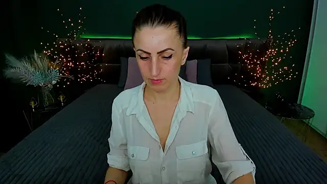 Snapshot of Rebecca_Diamond chatting on February 3, 3:59 pm Rebecca Diamond online show from February 3, 3:59 pm