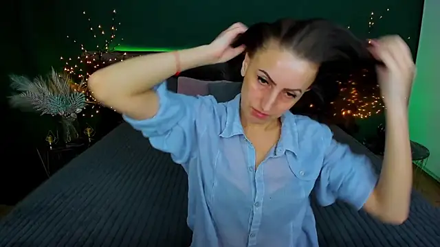 Snapshot of Rebecca_Diamond chatting on February 4, 6:14 am Rebecca Diamond online show from February 4, 6:14 am