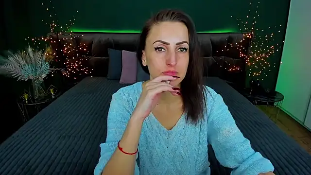 Snapshot of Rebecca_Diamond chatting on February 11, 9:42 am Rebecca Diamond online show from February 11, 9:42 am