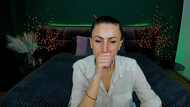 Snapshot of Rebecca_Diamond chatting on February 17, 9:35 am Rebecca Diamond online show from February 17, 9:35 am