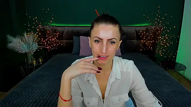 Snapshot of Rebecca_Diamond chatting on February 17, 3:42 pm Rebecca Diamond online show from February 17, 3:42 pm