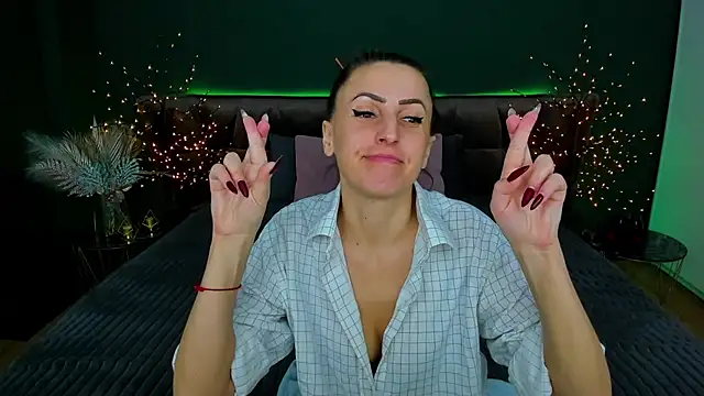 Snapshot of Rebecca_Diamond chatting on February 18, 6:26 am Rebecca Diamond online show from February 18, 6:26 am