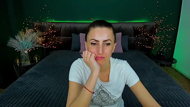 Snapshot of Rebecca_Diamond chatting on February 27, 12:34 pm Rebecca Diamond online show from February 27, 12:34 pm