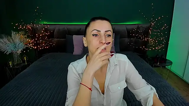 Snapshot of Rebecca_Diamond chatting on March 3, 6:26 am Rebecca Diamond online show from March 3, 6:26 am